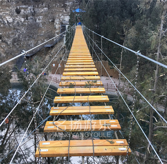 吊橋應用防腐木材有何優勢特性