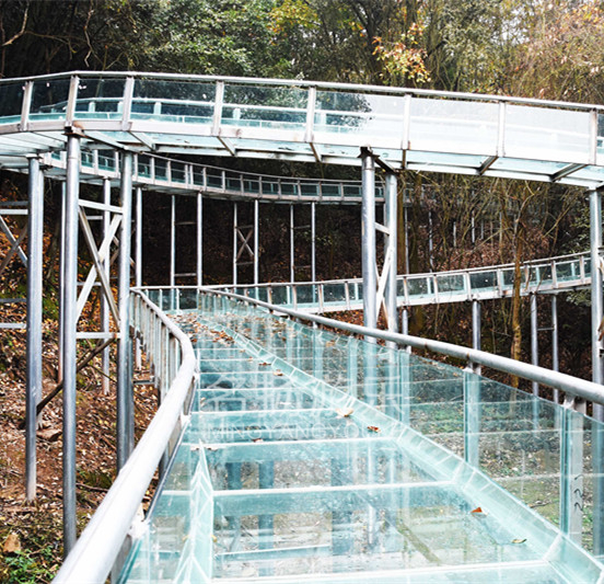 景區安裝玻璃水滑要滿足哪些條件？