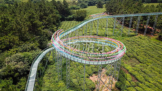 玻璃水滑道有哪些優(yōu)勢？