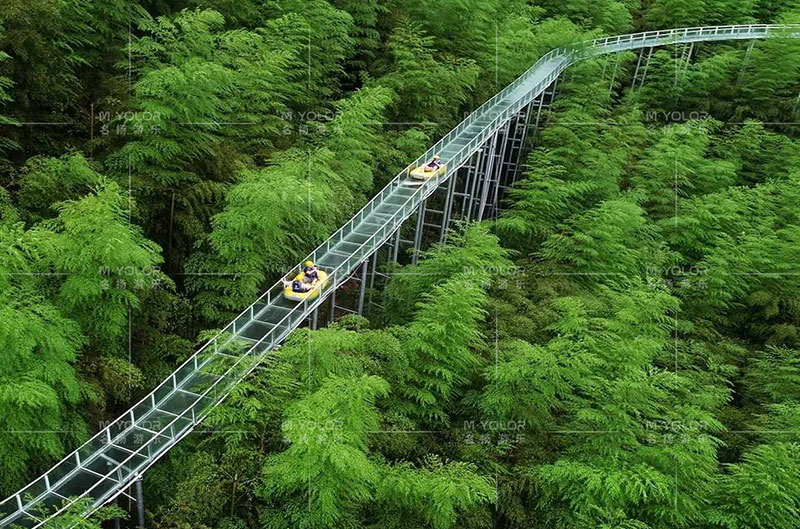 景區受歡迎的玻璃水滑道你知道是怎樣搭建的么