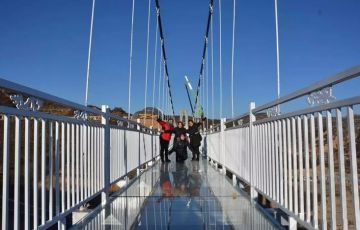 景區吊橋一平方造價大概多少錢？